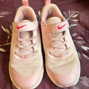 Little Girl’s Nike Sneakers